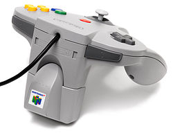 Il Rumble Pak montato sul Joypad del Nintendo 64